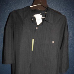 Men's black short sleeved shirt